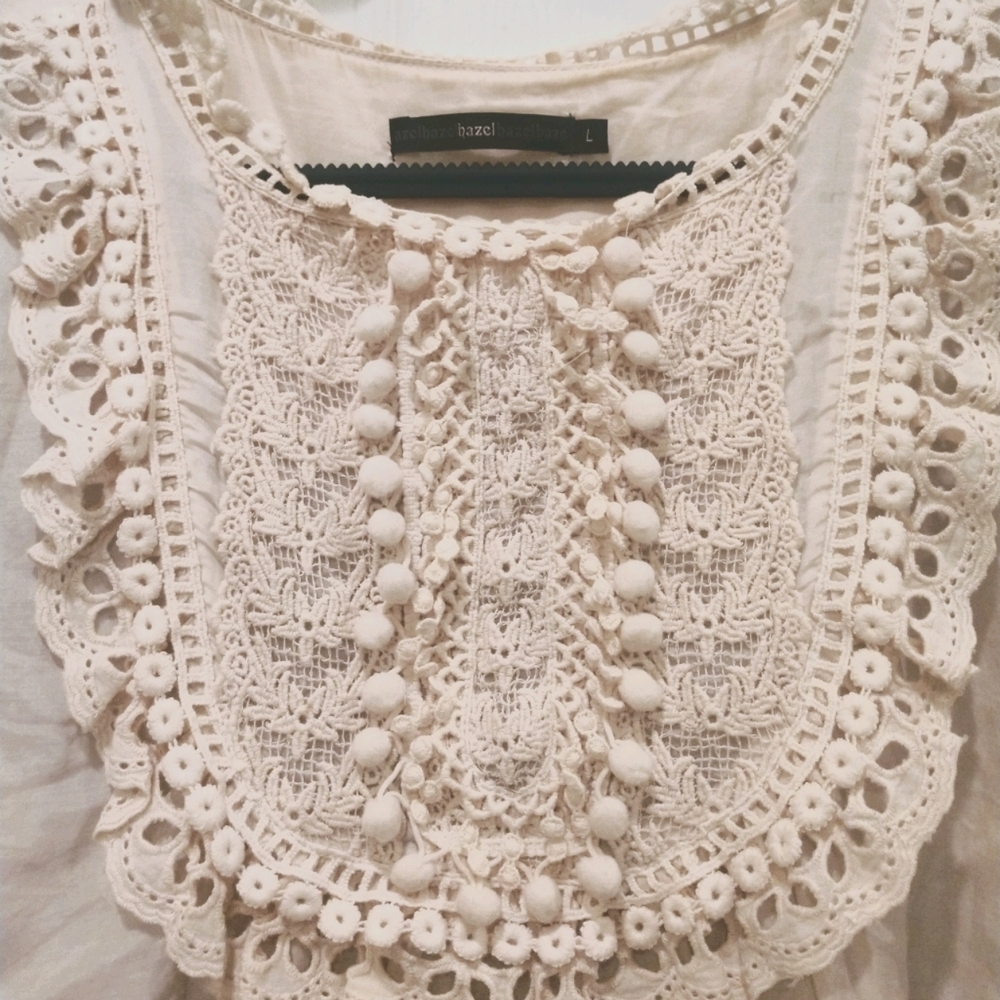 Vintage-feel Lace Dress